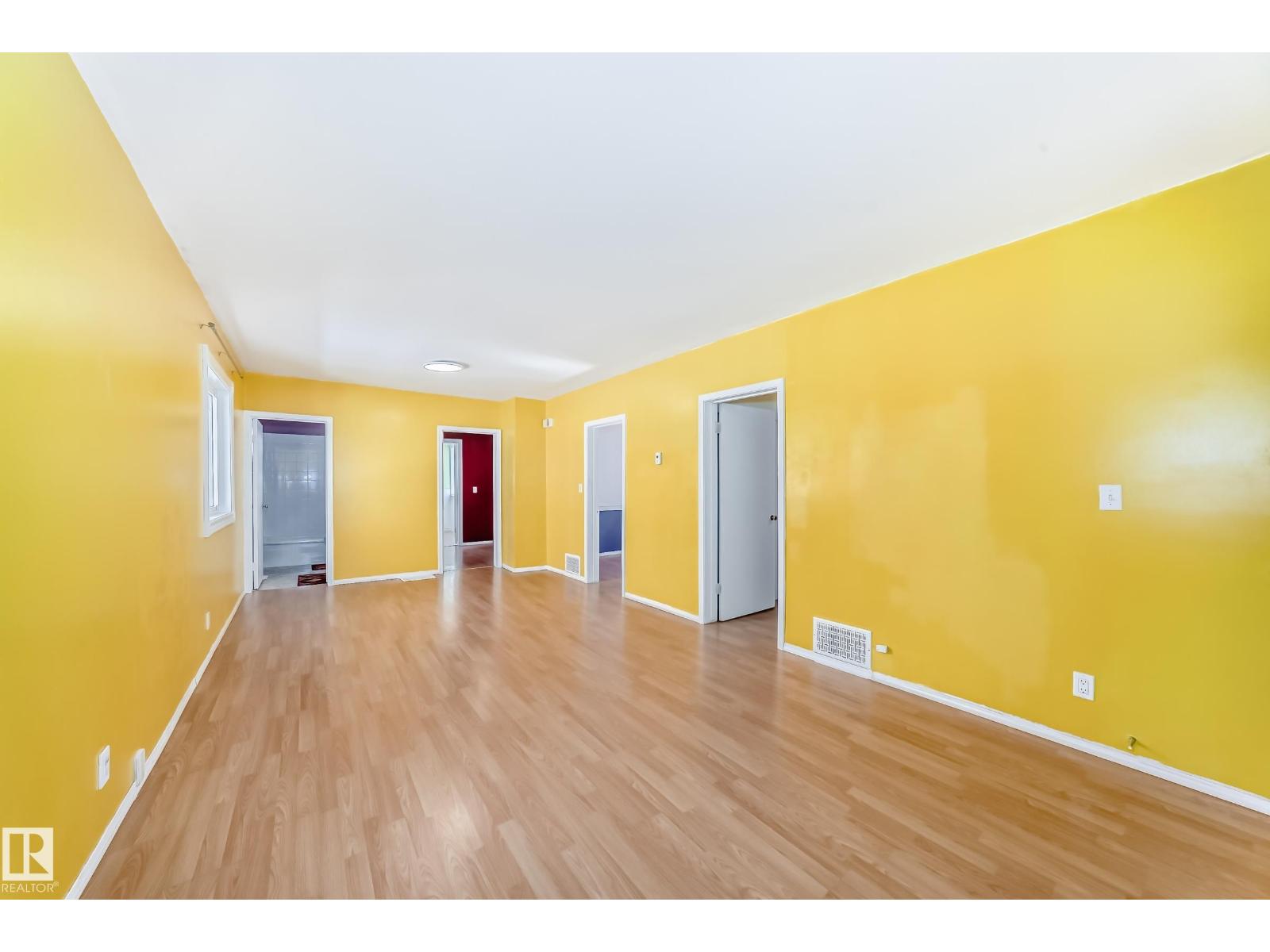 Photo 7 of 12943 113 St Nw, Edmonton AB