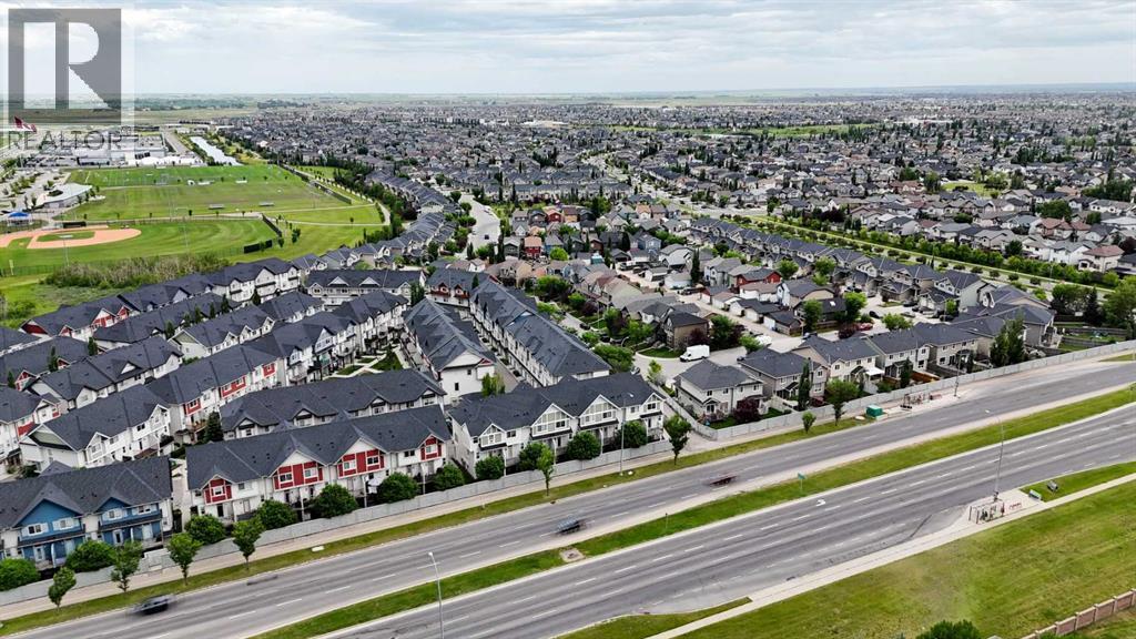 Photo 3 of 178 New Brighton Point Se, Calgary AB