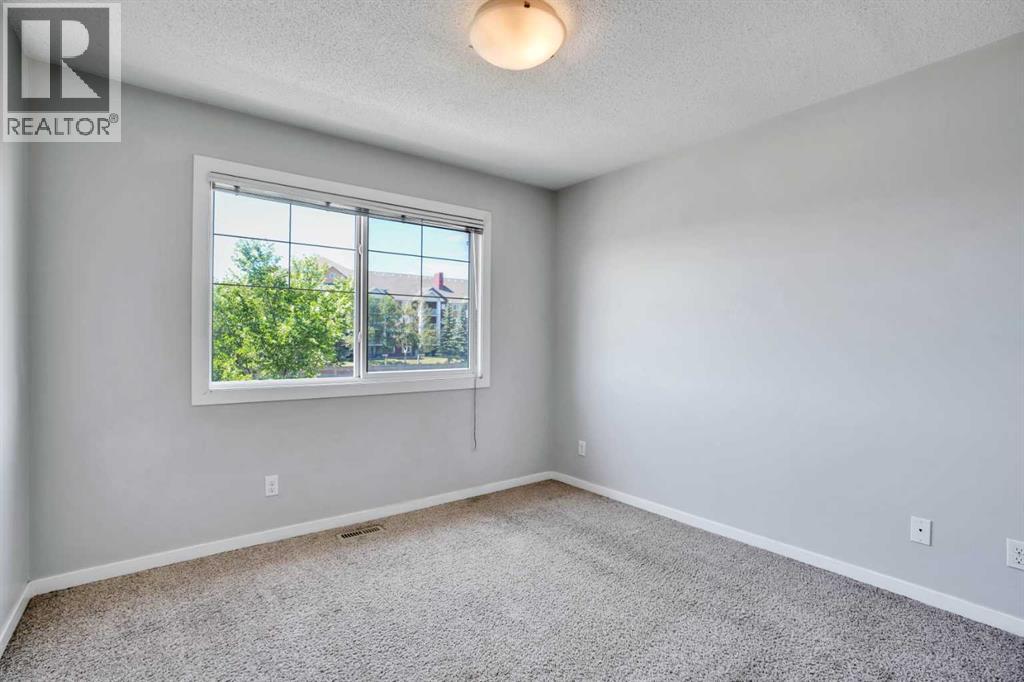 Photo 22 of 178 New Brighton Point Se, Calgary AB