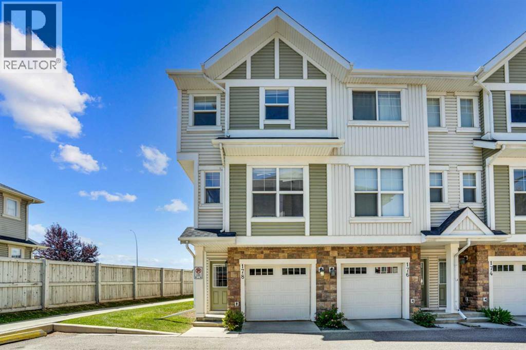 Photo 1 of 178 New Brighton Point Se, Calgary AB