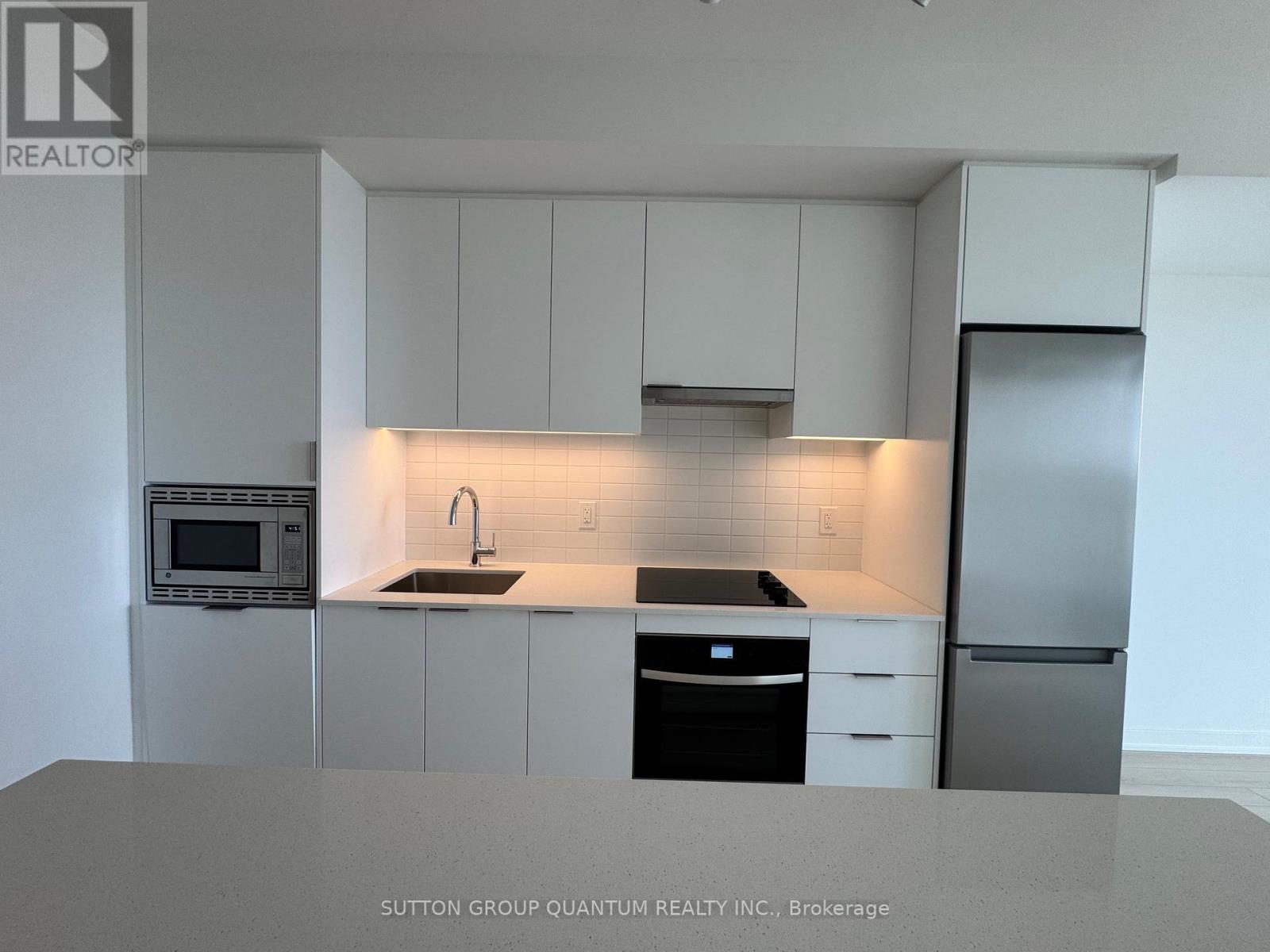 Photo 3 of 1006 3079 Trafralgar Road N, Oakville ON