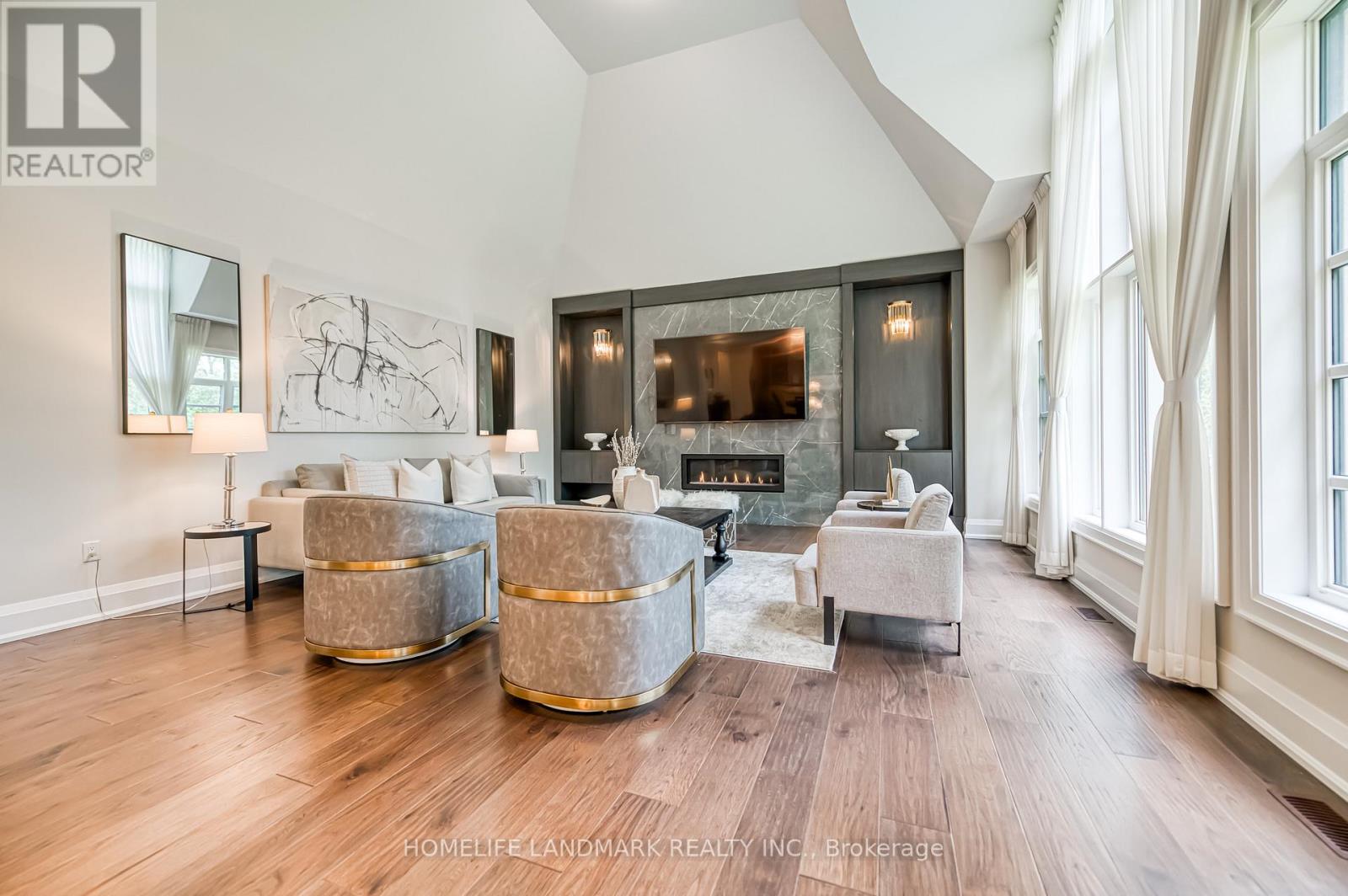 Photo 19 of 1199 Lakeshore Road W, Oakville ON