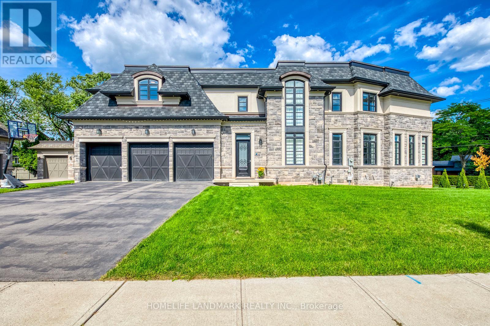 Photo 2 of 1199 Lakeshore Road W, Oakville ON