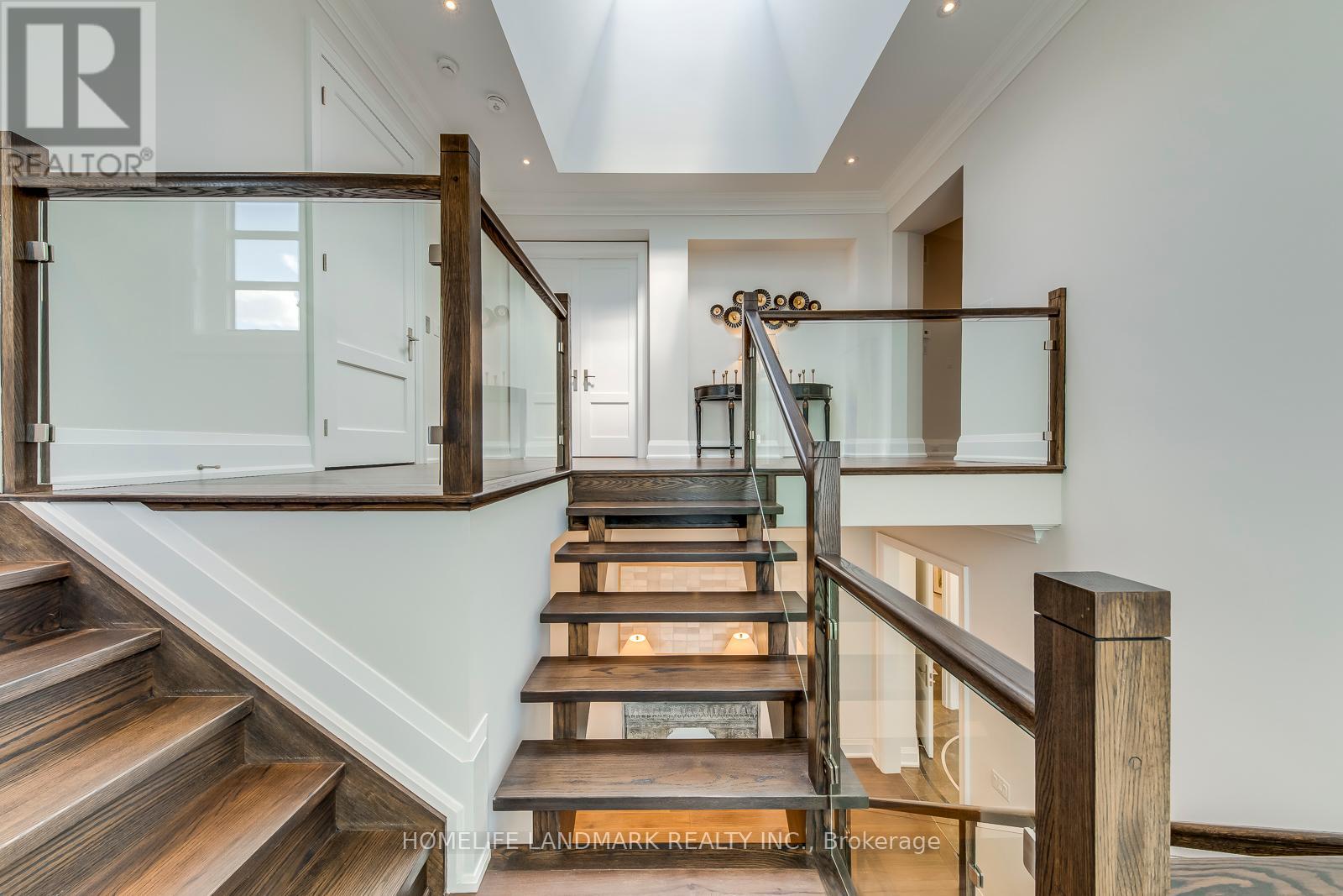 Photo 23 of 1199 Lakeshore Road W, Oakville ON