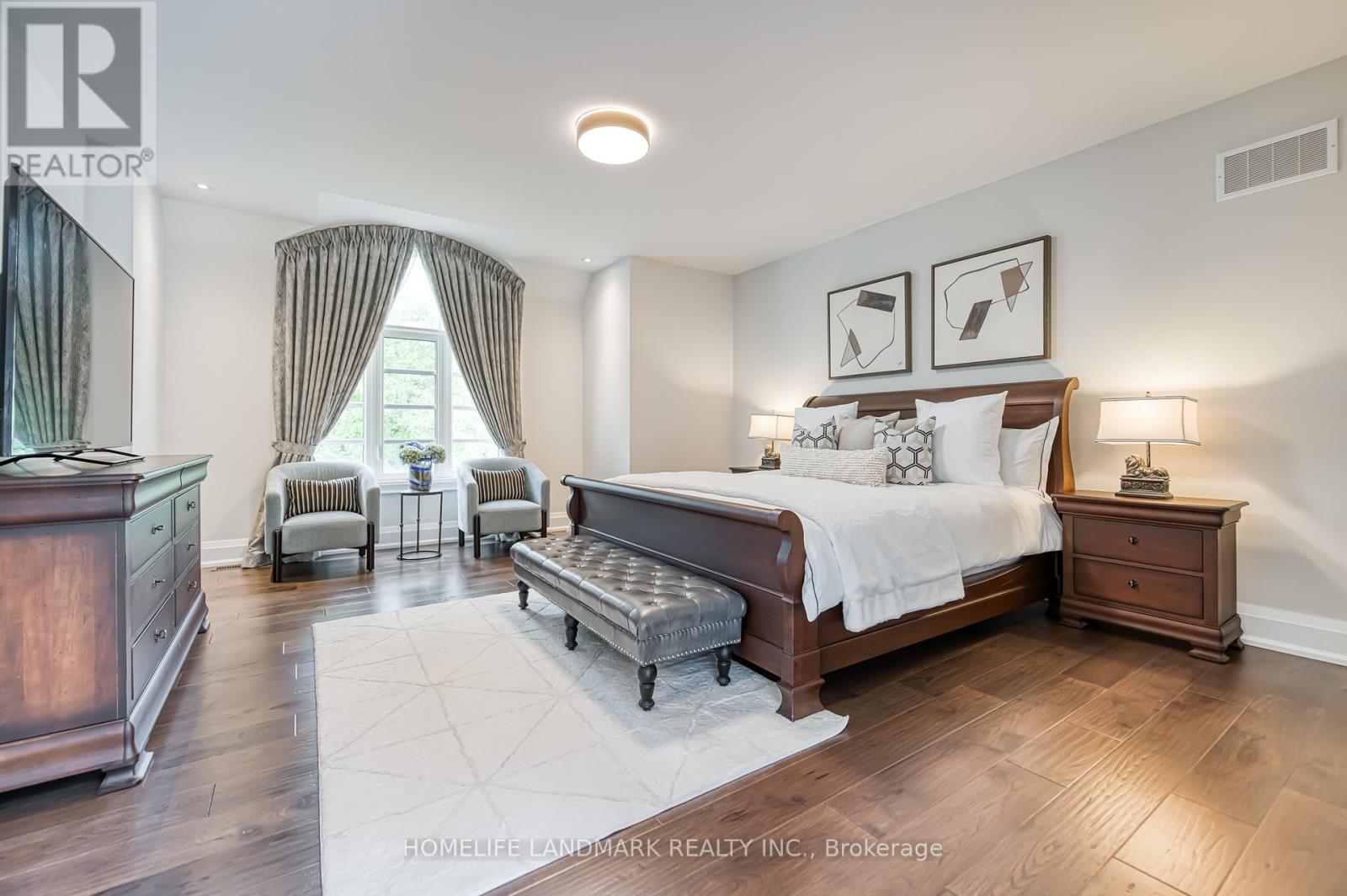 Photo 26 of 1199 Lakeshore Road W, Oakville ON
