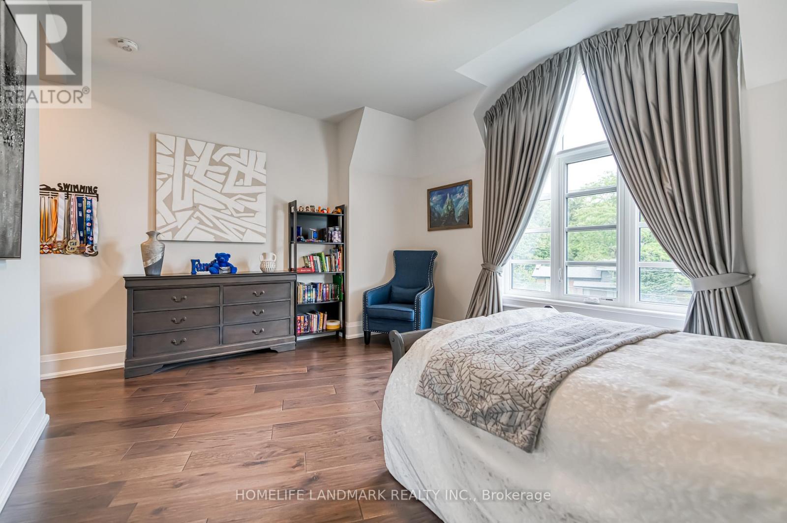 Photo 30 of 1199 Lakeshore Road W, Oakville ON