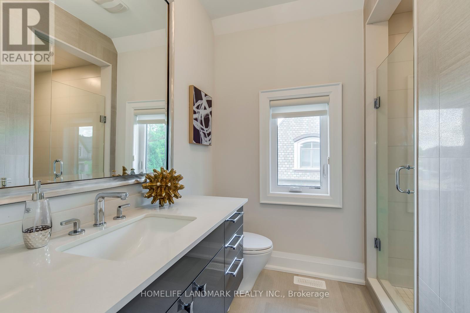 Photo 35 of 1199 Lakeshore Road W, Oakville ON