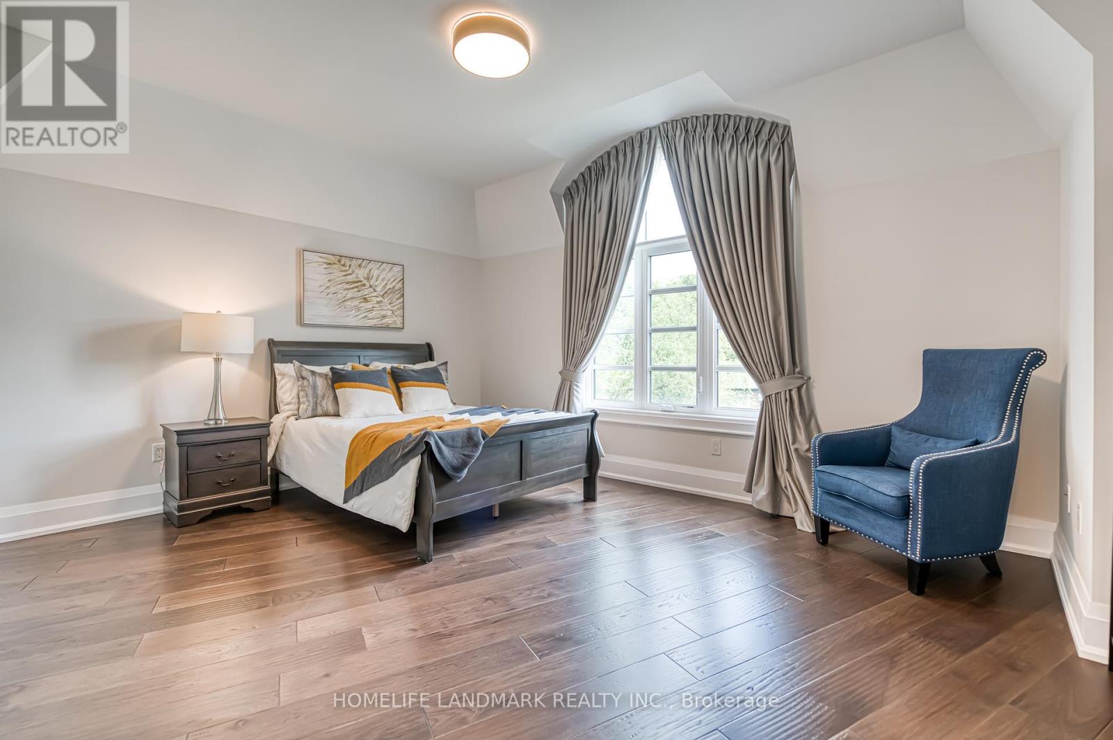 Photo 36 of 1199 Lakeshore Road W, Oakville ON