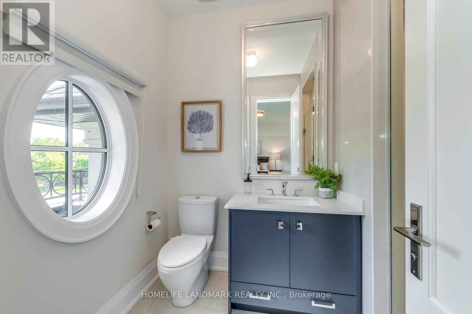 Photo 37 of 1199 Lakeshore Road W, Oakville ON