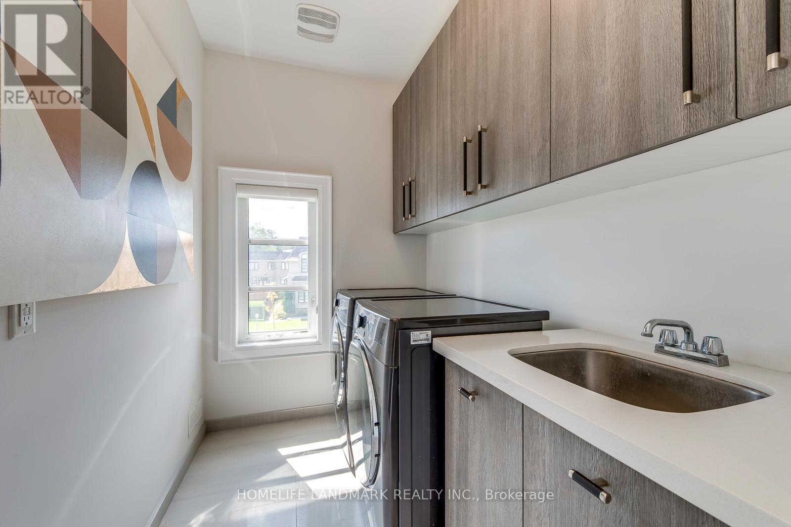Photo 38 of 1199 Lakeshore Road W, Oakville ON
