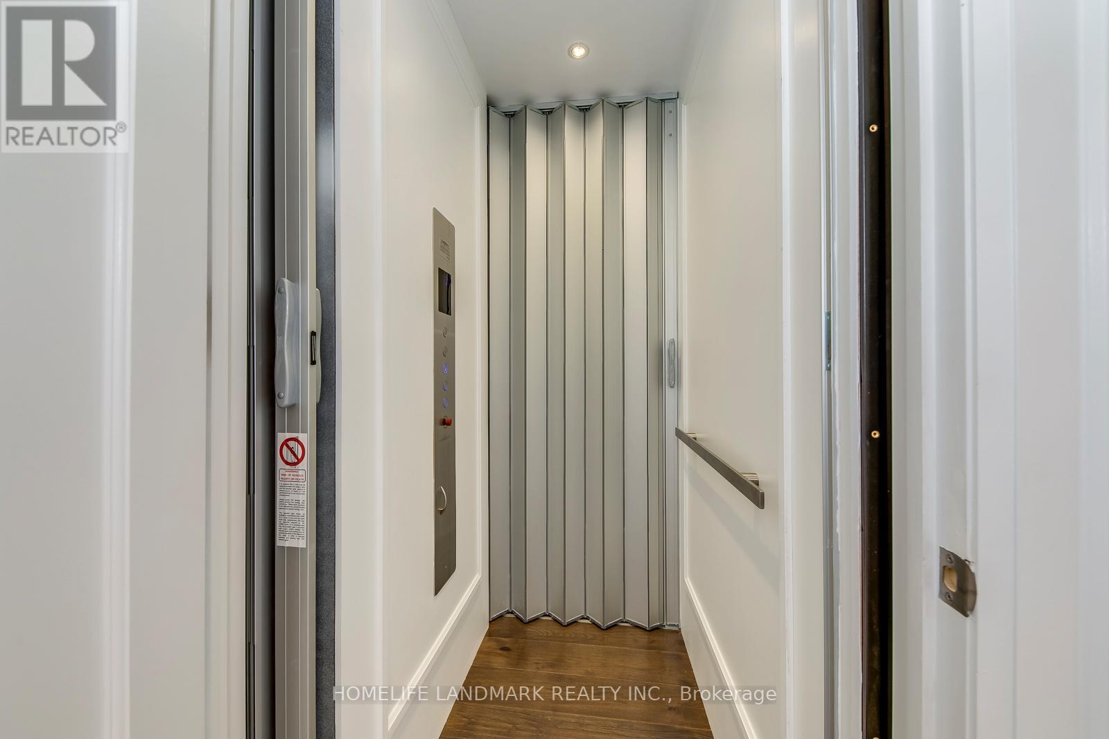 Photo 39 of 1199 Lakeshore Road W, Oakville ON