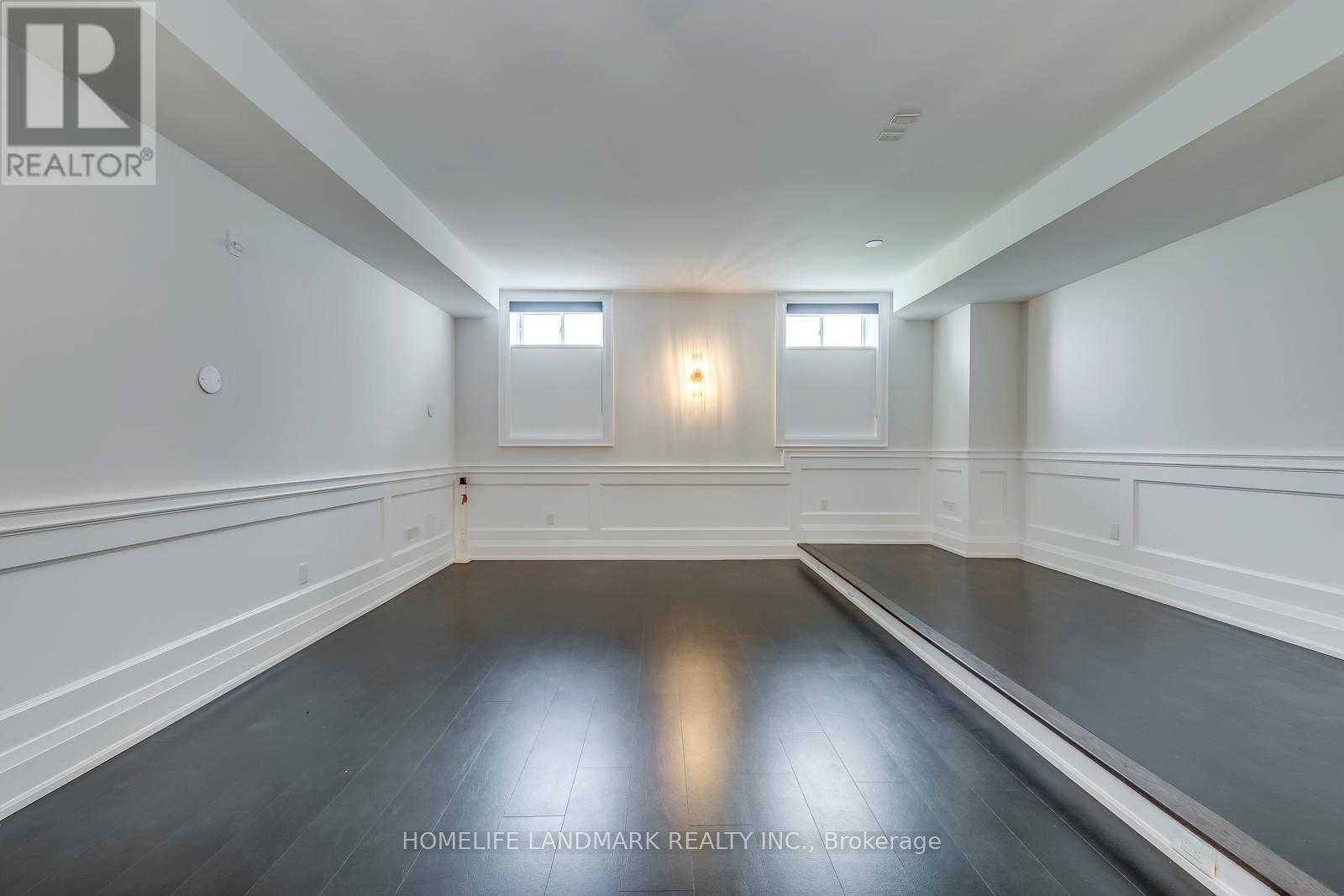Photo 42 of 1199 Lakeshore Road W, Oakville ON