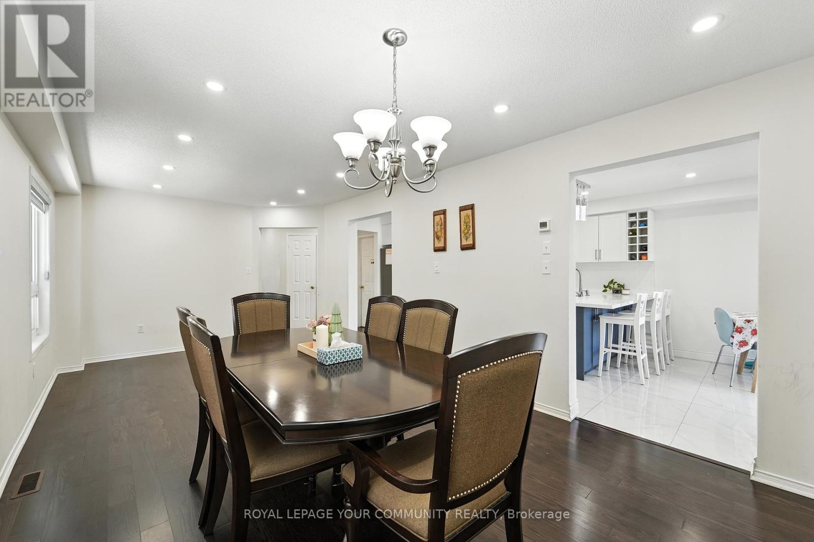 Photo 10 of 20 Capistro Street, Brampton ON