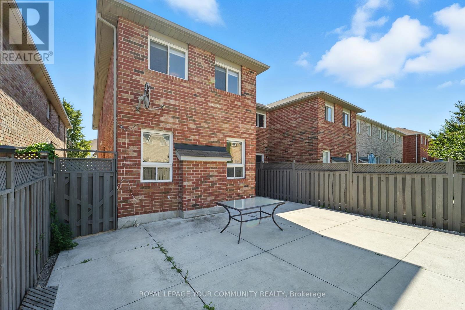 Photo 35 of 20 Capistro Street, Brampton ON