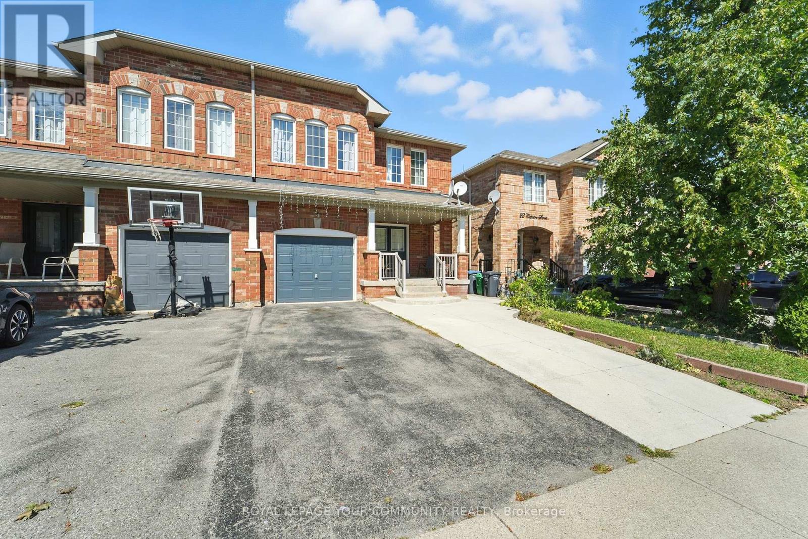 Photo 4 of 20 Capistro Street, Brampton ON