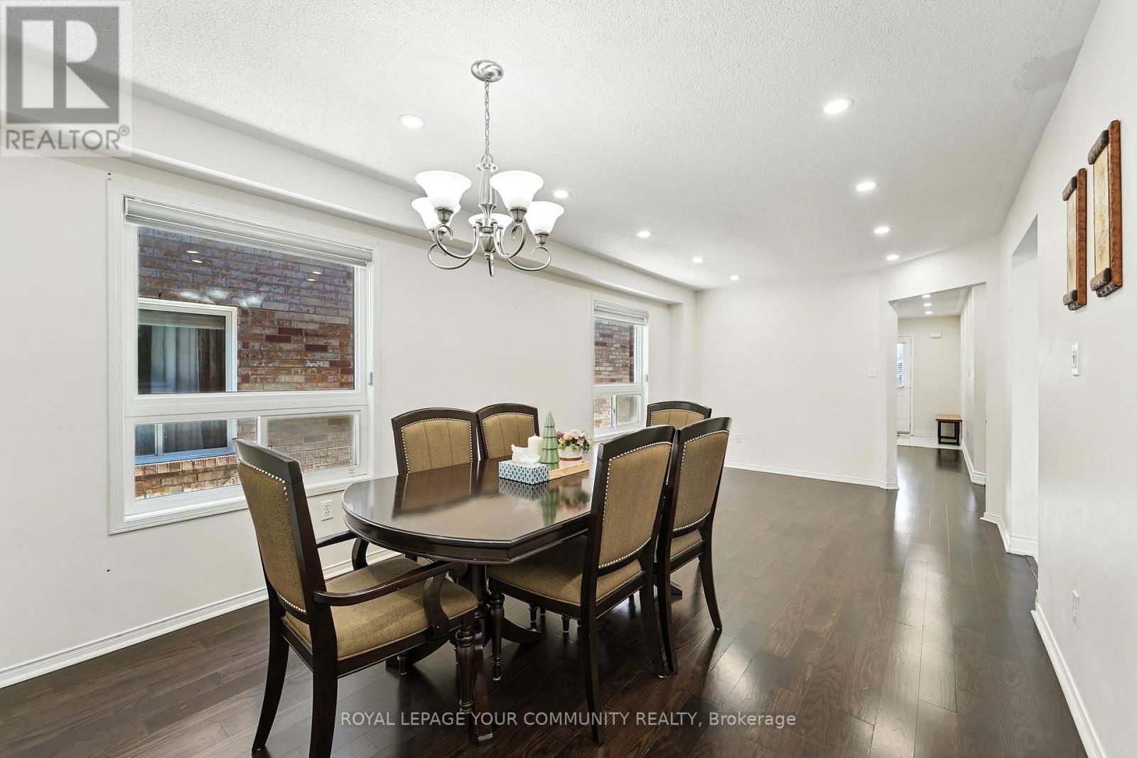 Photo 9 of 20 Capistro Street, Brampton ON