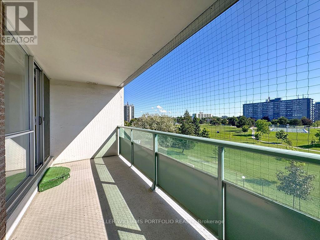 Photo 17 of 404 44 Longbourne Drive, Toronto ON