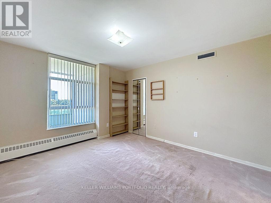 Photo 32 of 404 44 Longbourne Drive, Toronto ON