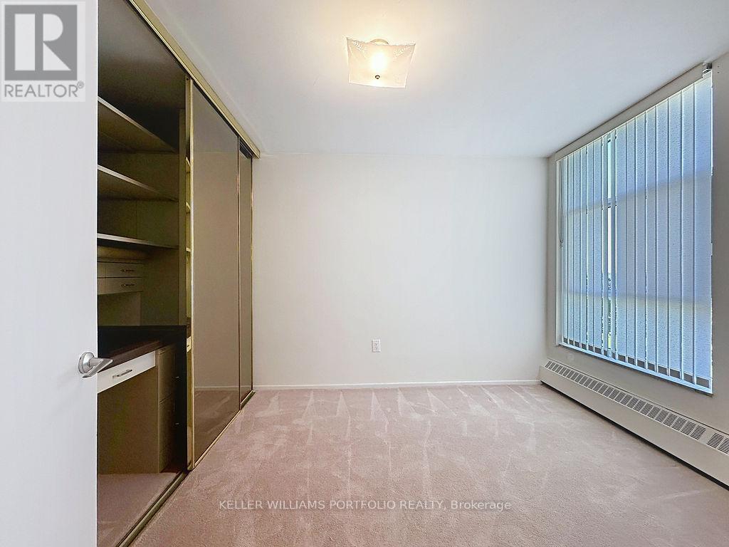 Photo 35 of 404 44 Longbourne Drive, Toronto ON