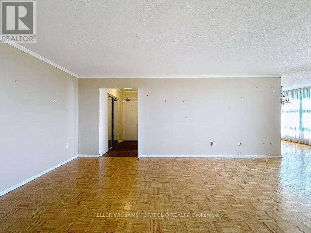 Photo 7 of 404 44 Longbourne Drive, Toronto ON