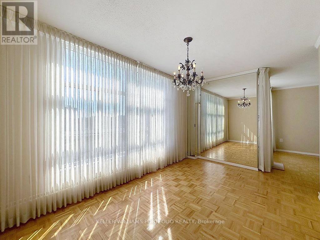 Photo 9 of 404 44 Longbourne Drive, Toronto ON