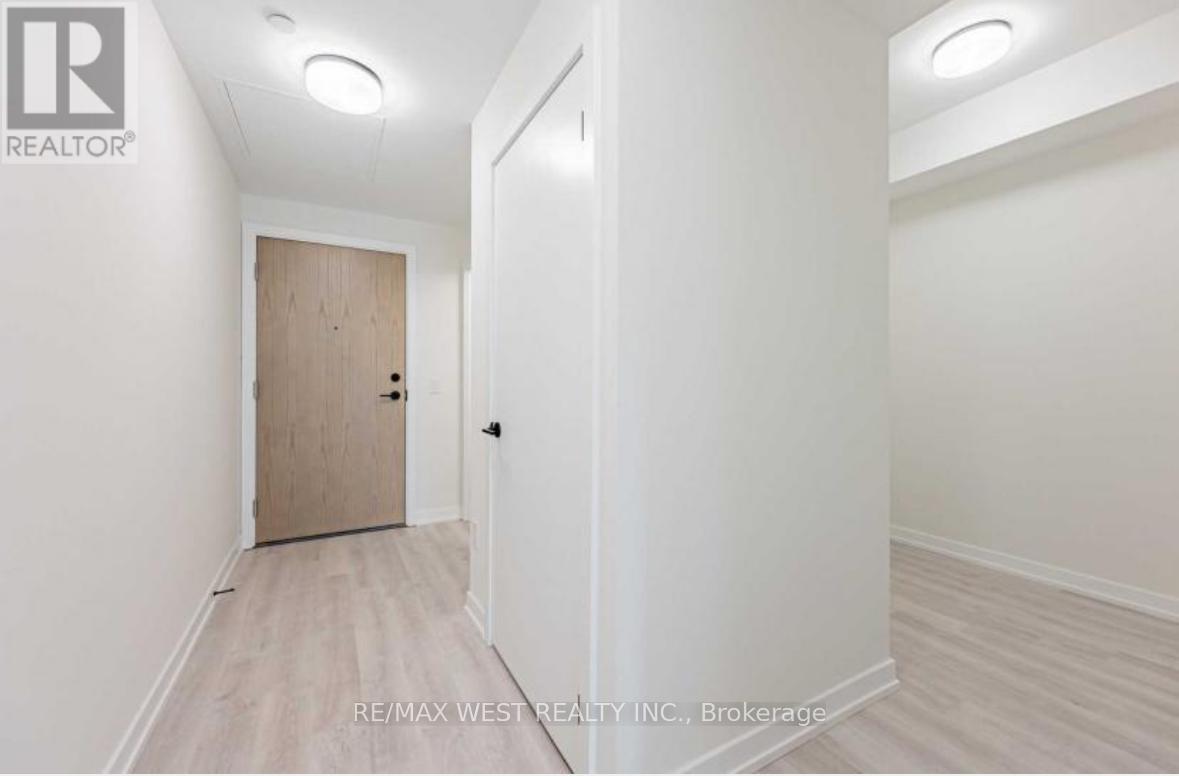 Photo 4 of 211 2300 St Clair Avenue W, Toronto ON