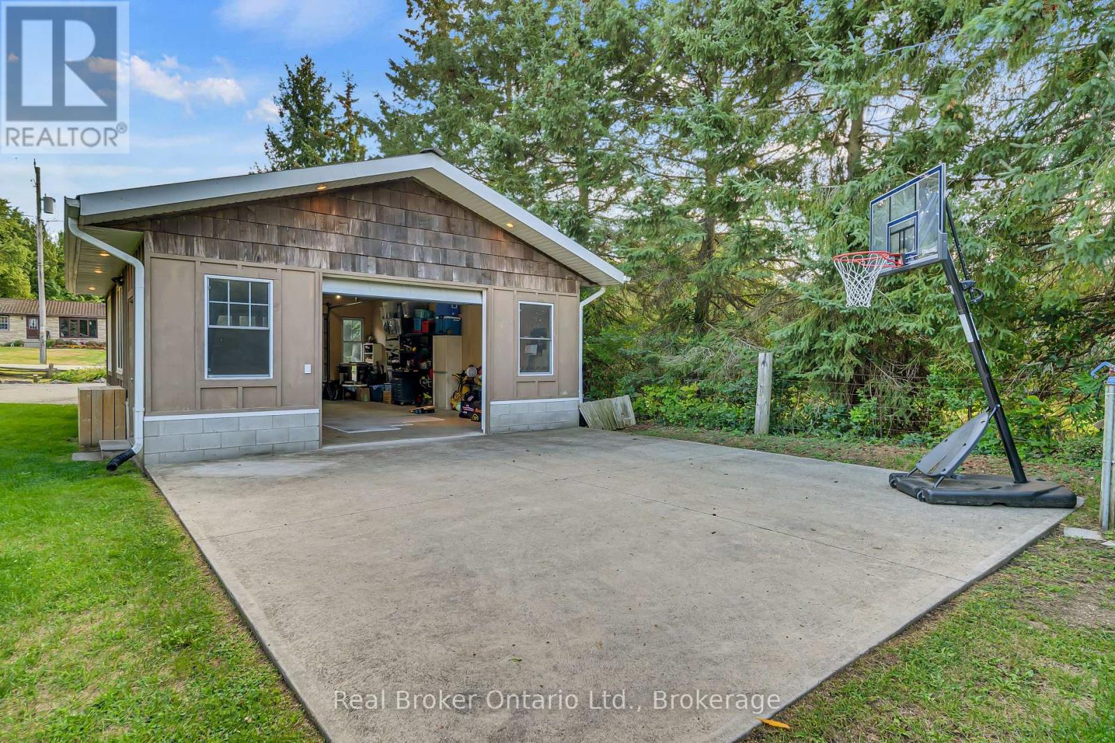 Photo 47 of 6566 Concession Rd 4 Road, Puslinch ON
