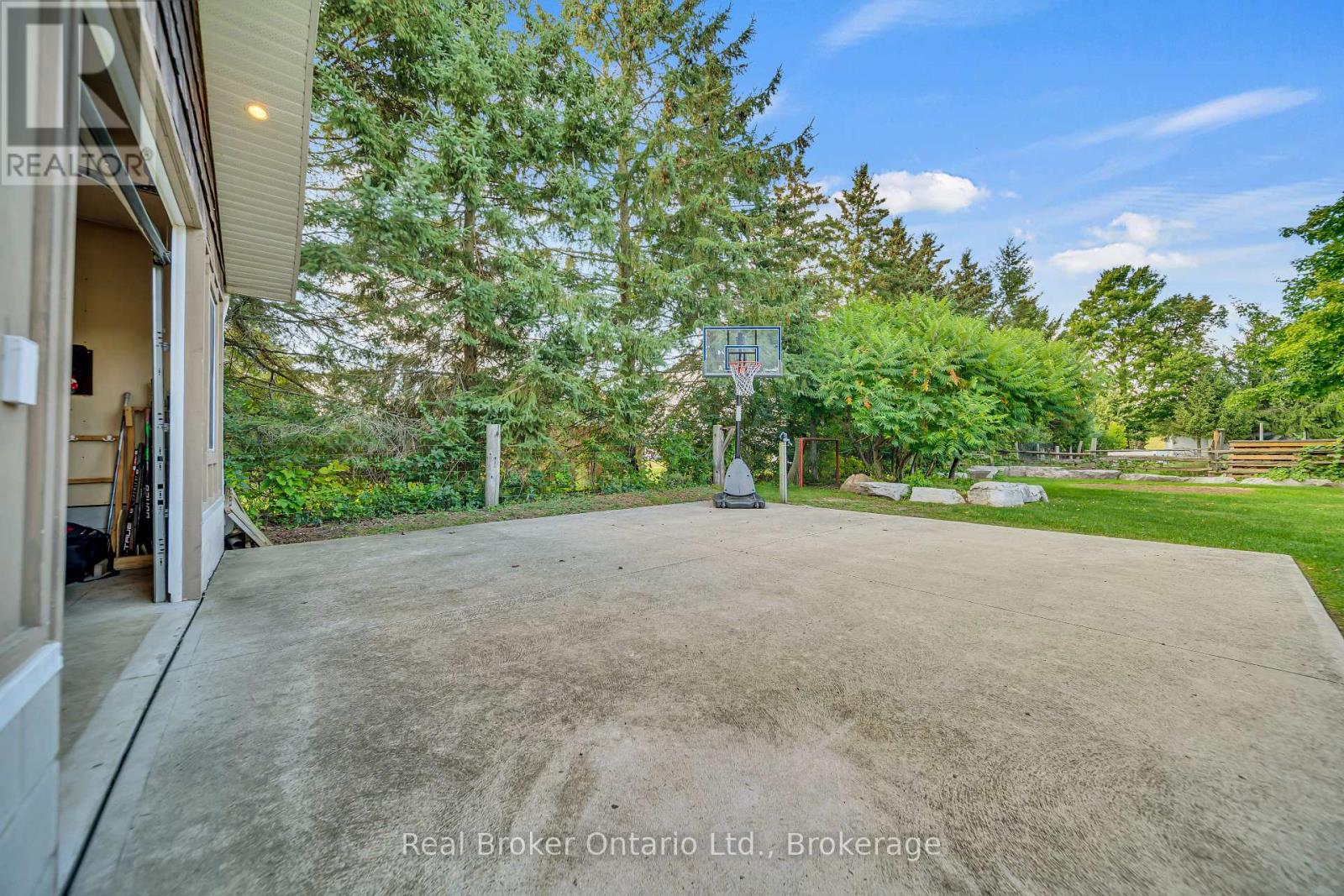Photo 49 of 6566 Concession Rd 4 Road, Puslinch ON