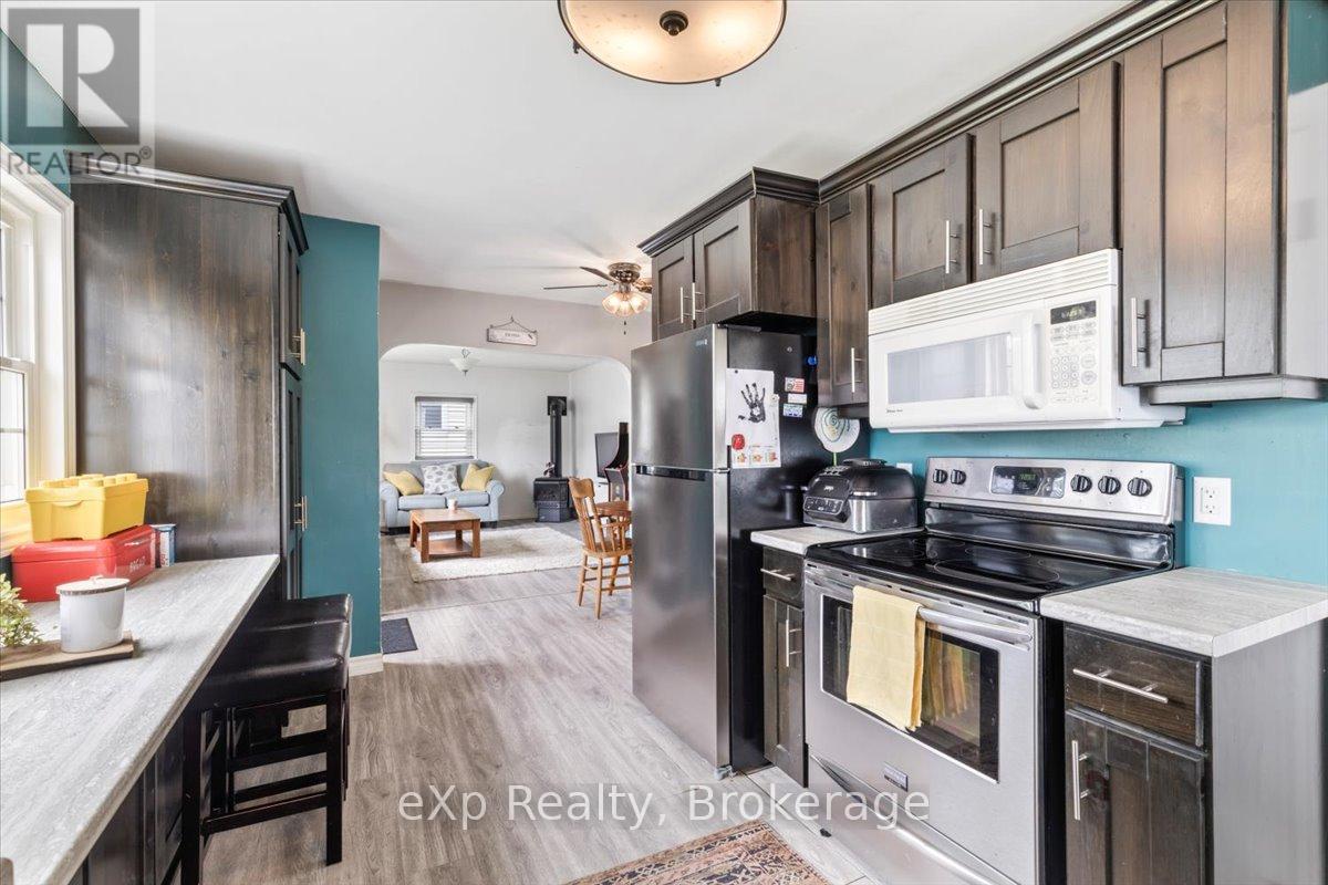 Photo 10 of 220 Owen Sound Street, Southgate ON