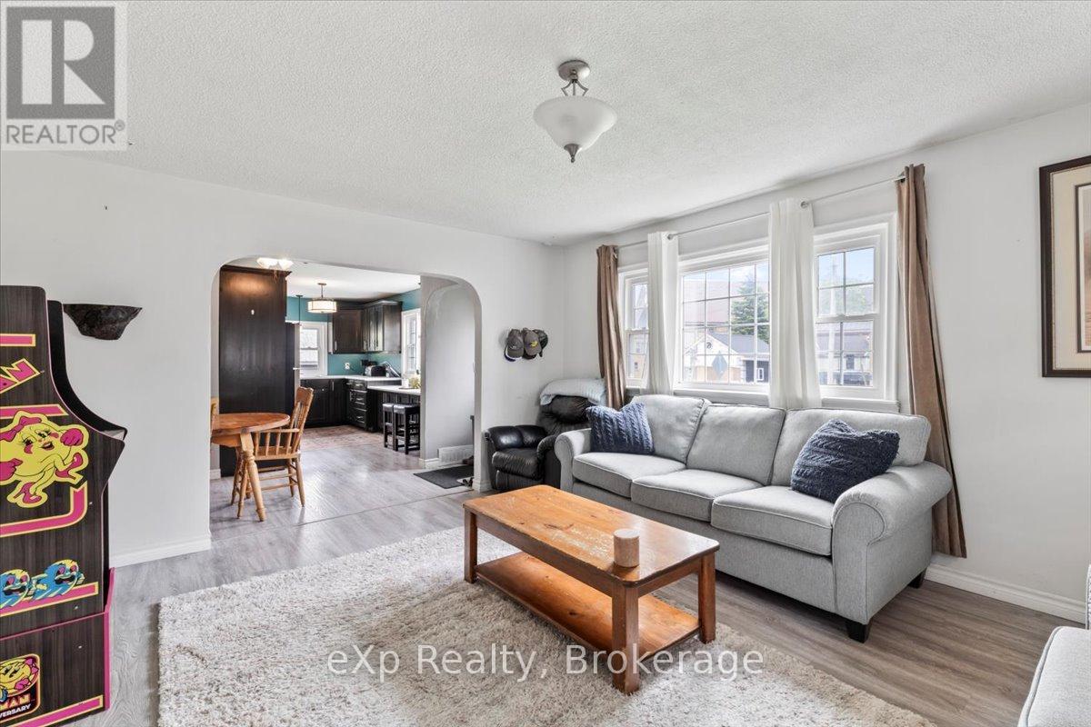 Photo 6 of 220 Owen Sound Street, Southgate ON