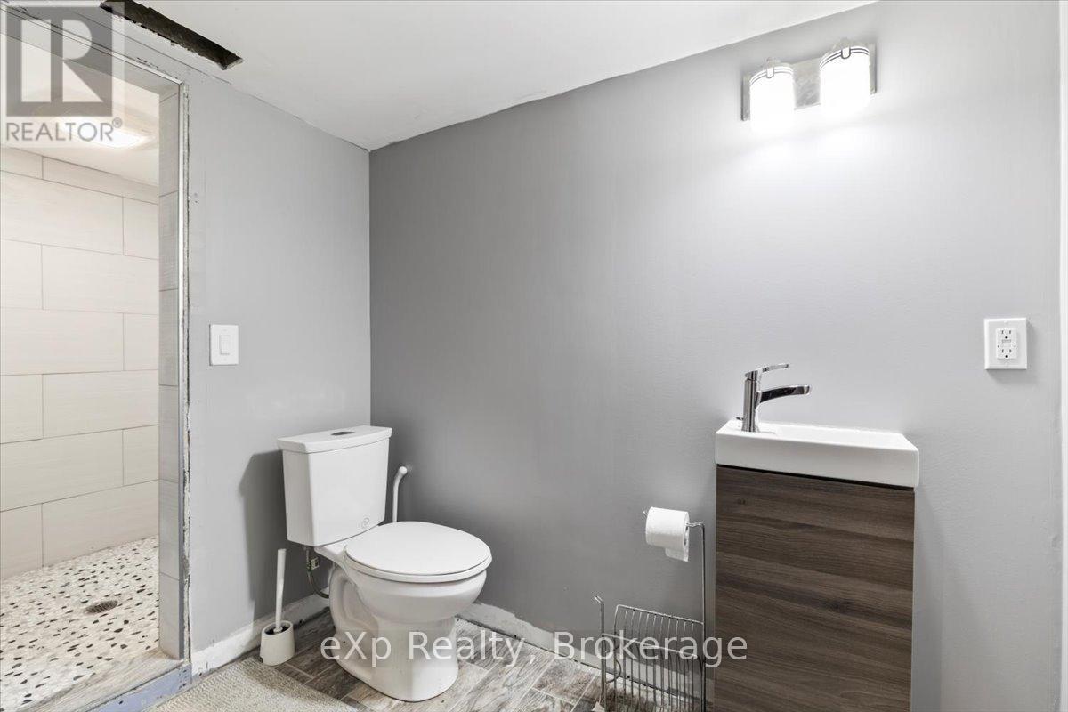Photo 19 of 220 Owen Sound Street, Southgate ON