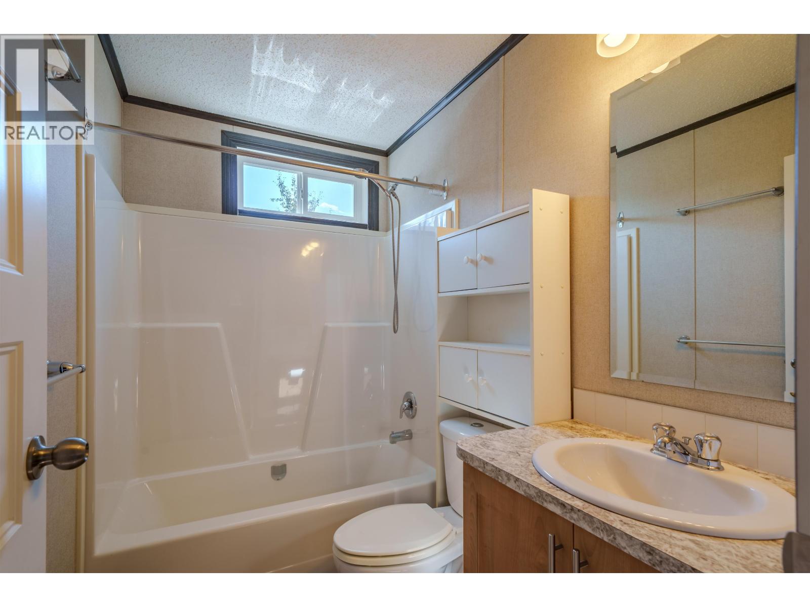 12 4072 LAC LA HACHE STATION ROAD, Lac La Hache