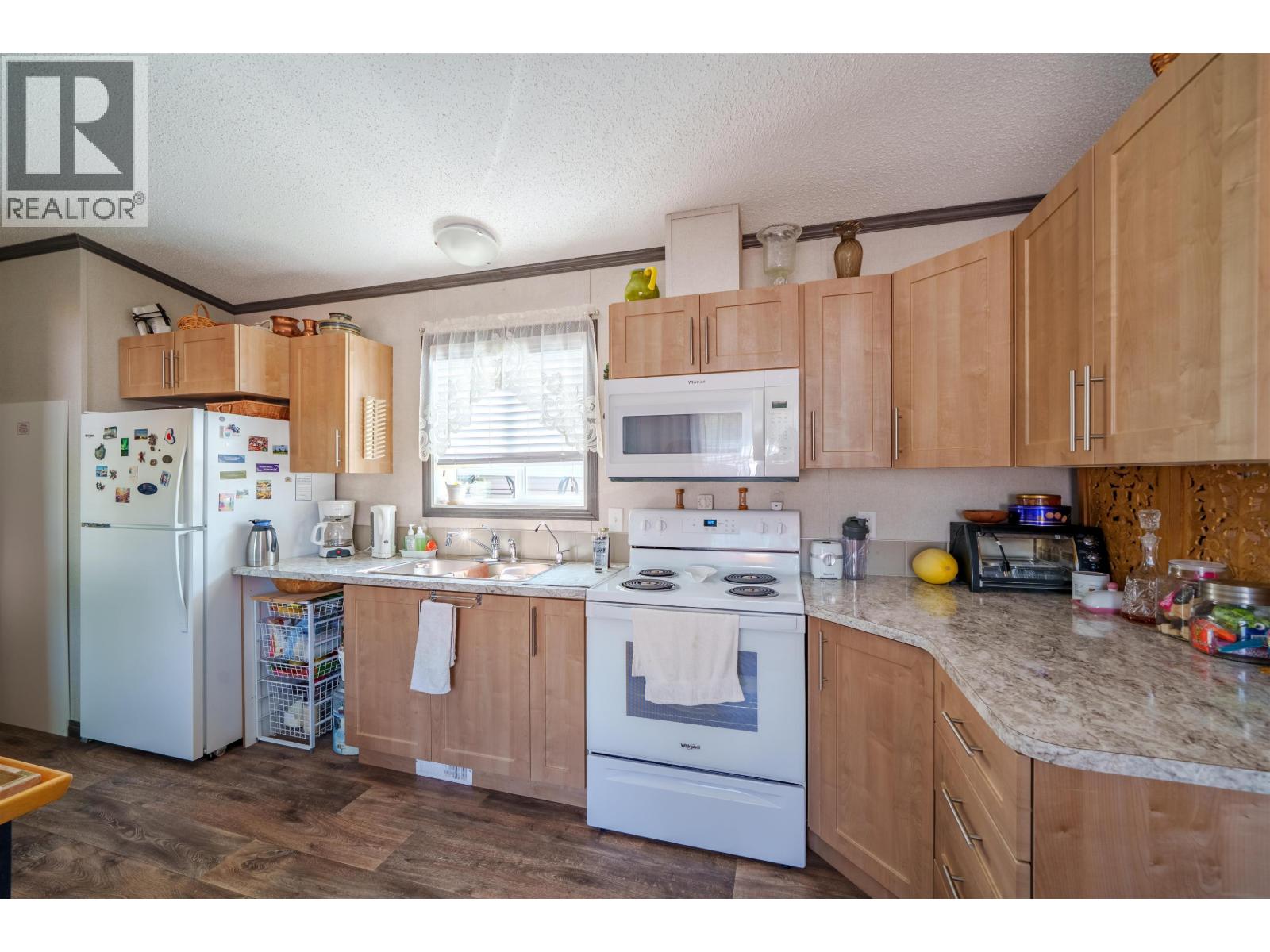 12 4072 LAC LA HACHE STATION ROAD, Lac La Hache