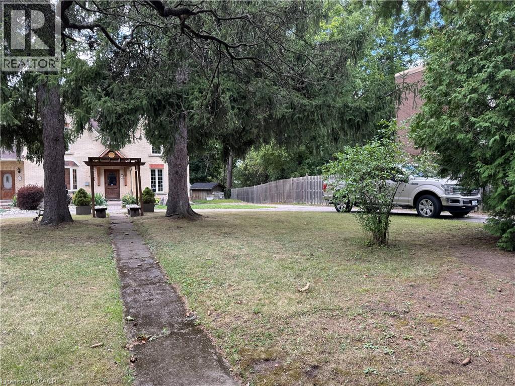 Photo 2 of 150 Elgin Street N Unit A, Cambridge ON