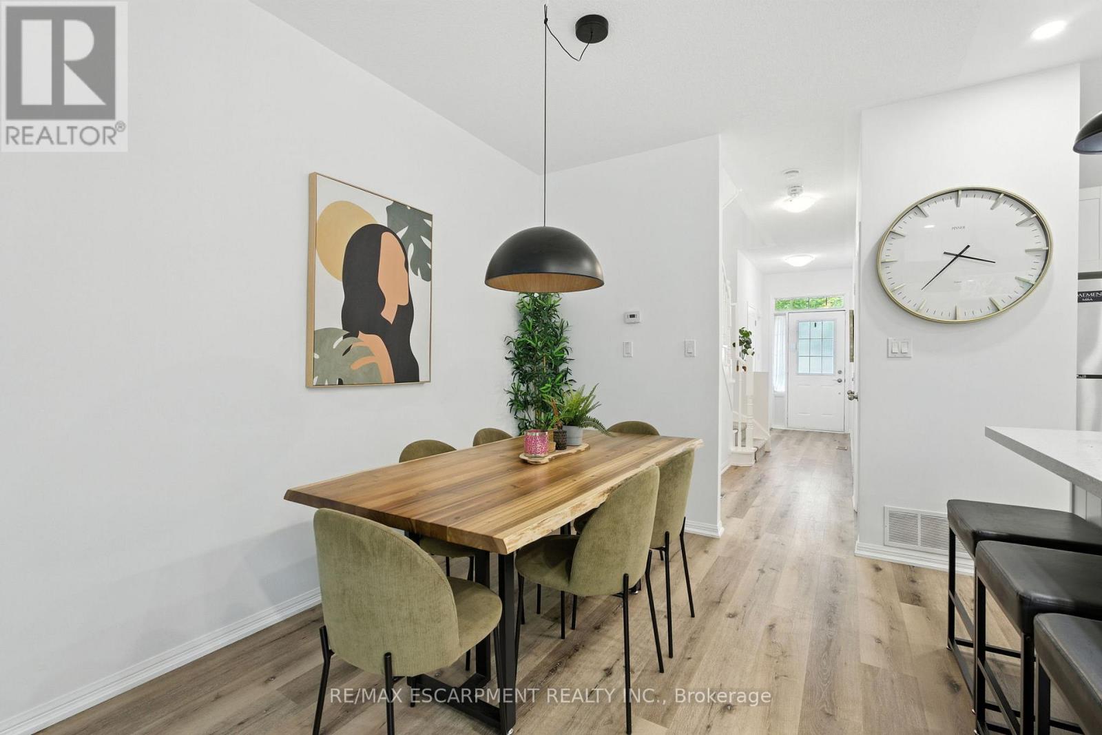 Photo 11 of 61 21 Diana Avenue, Brantford ON