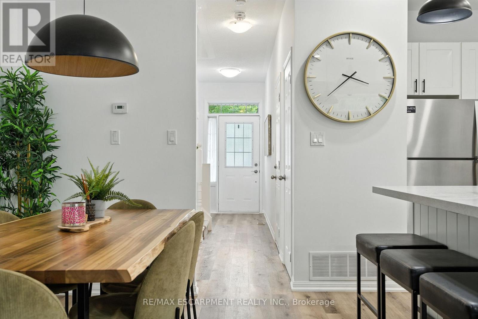 Photo 13 of 61 21 Diana Avenue, Brantford ON