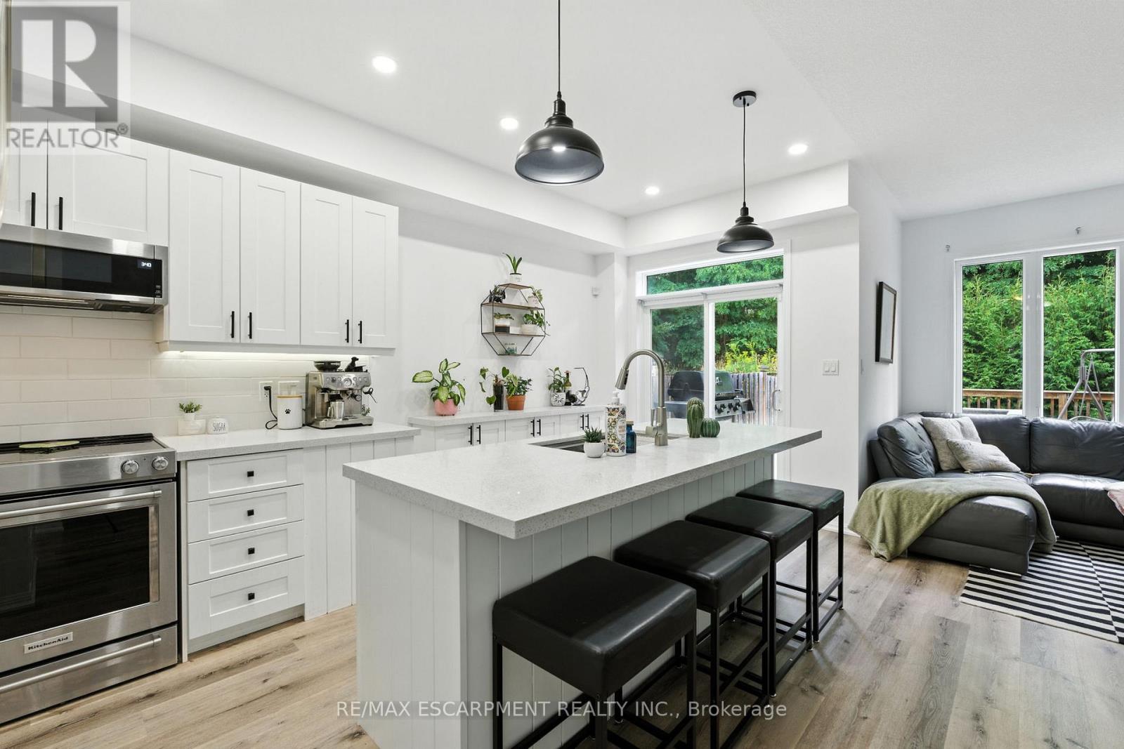 Photo 16 of 61 21 Diana Avenue, Brantford ON
