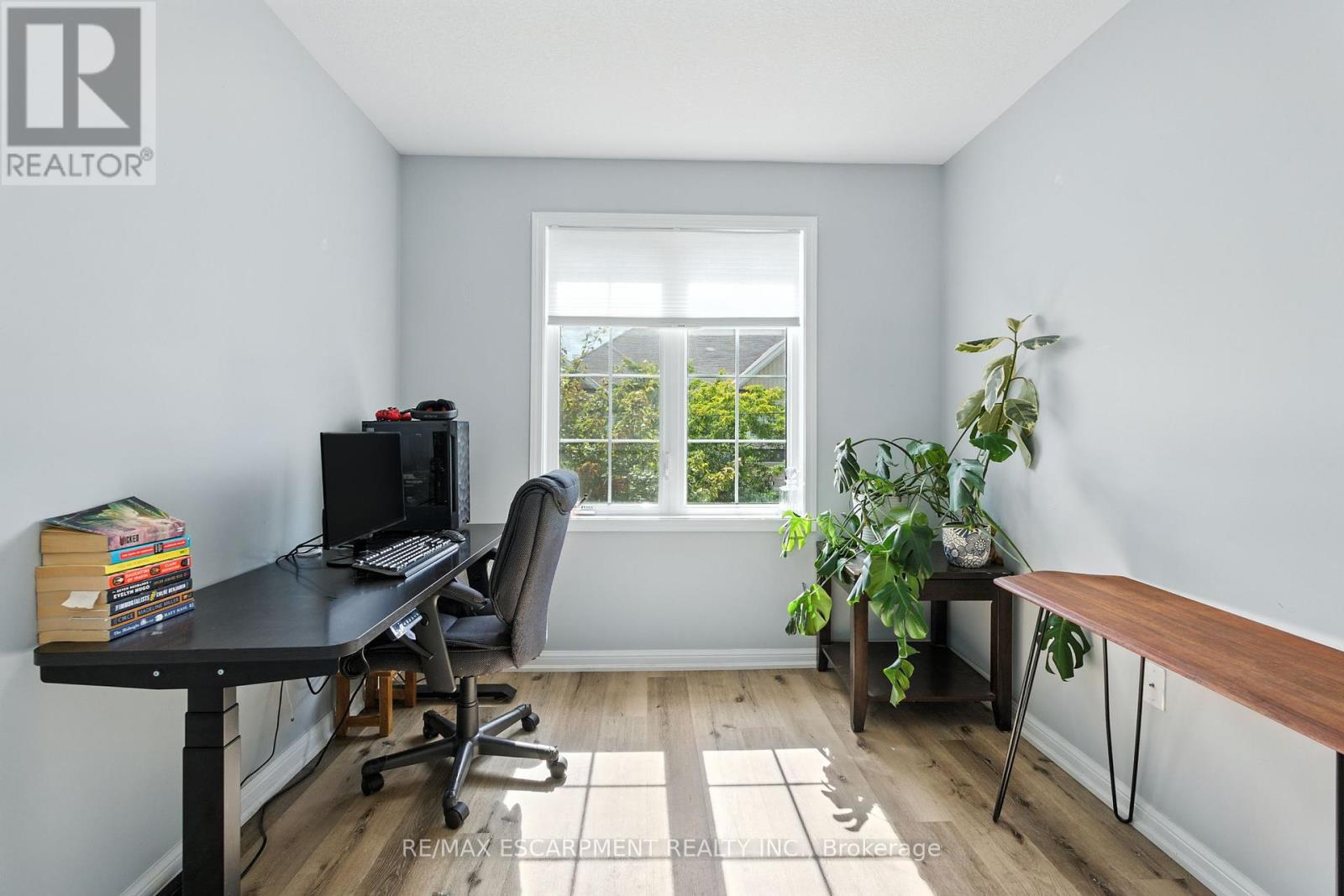 Photo 29 of 61 21 Diana Avenue, Brantford ON