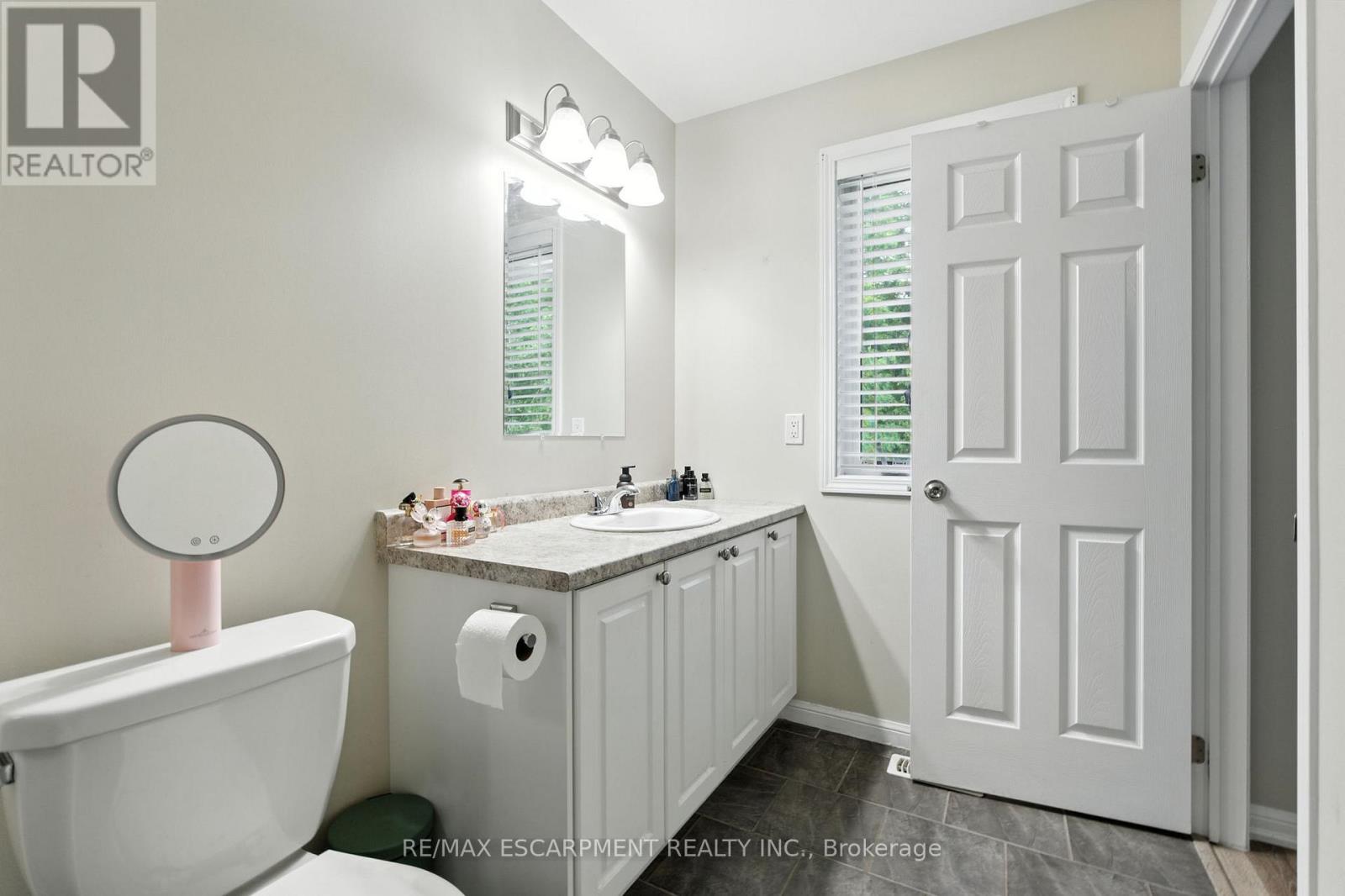 Photo 41 of 61 21 Diana Avenue, Brantford ON