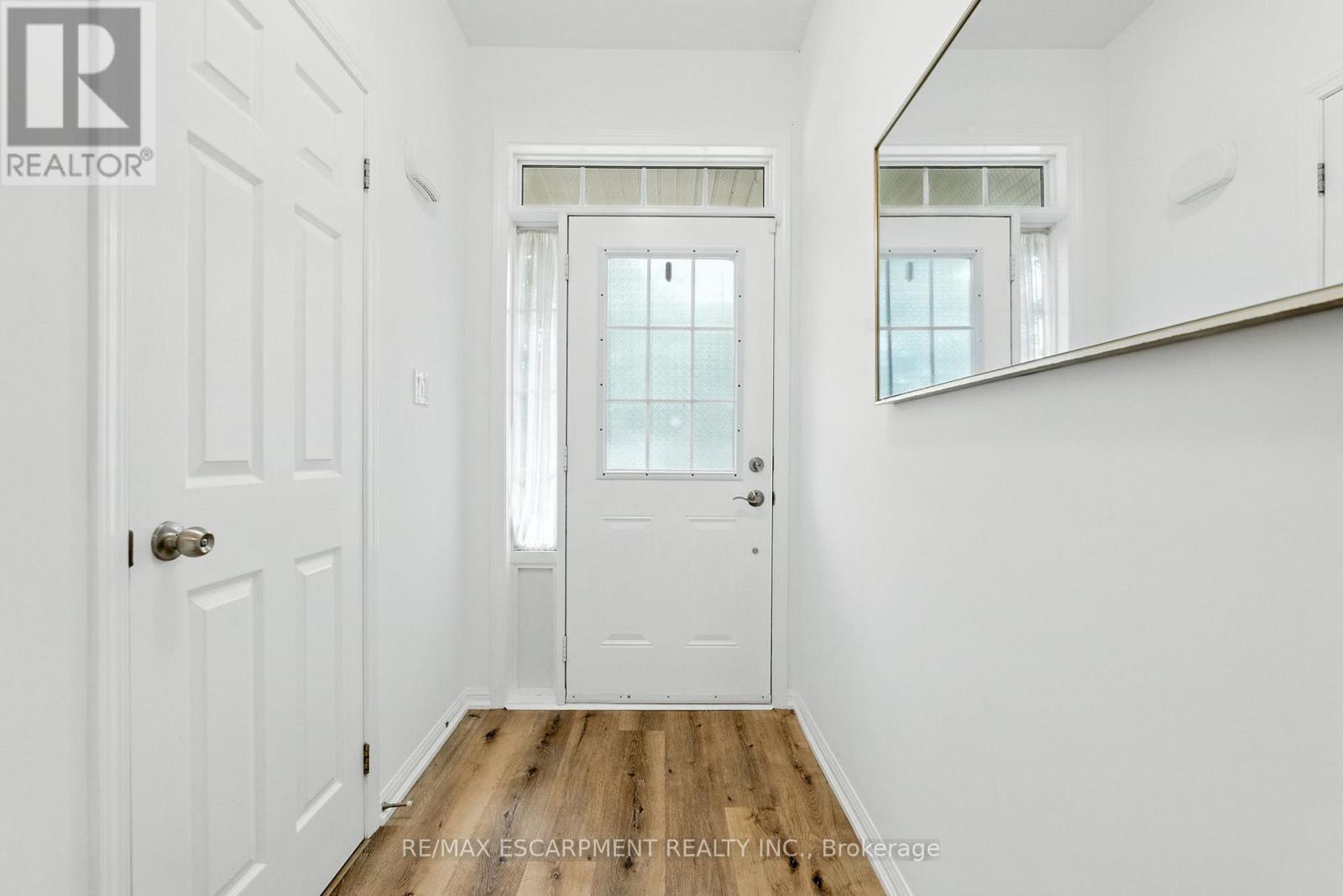 Photo 6 of 61 21 Diana Avenue, Brantford ON