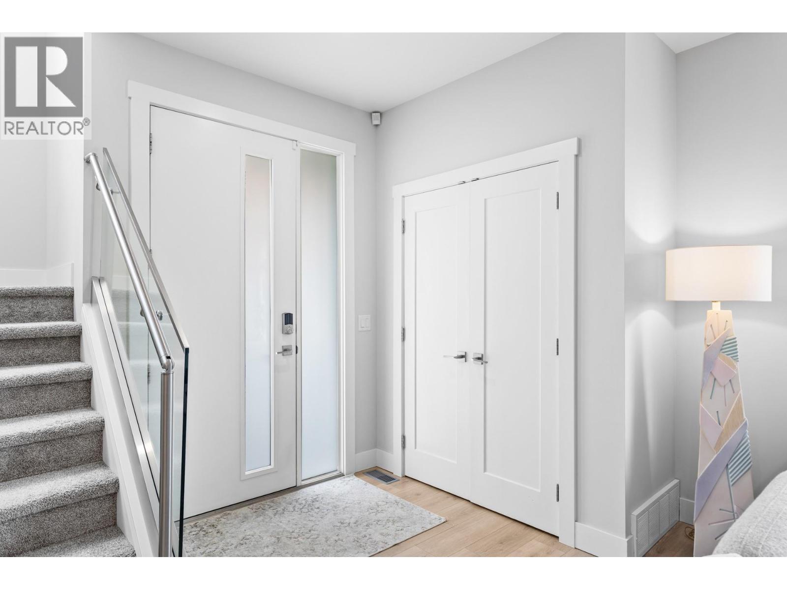 Photo 3 of 115 Wyndham Crescent Unit 1, Kelowna BC
