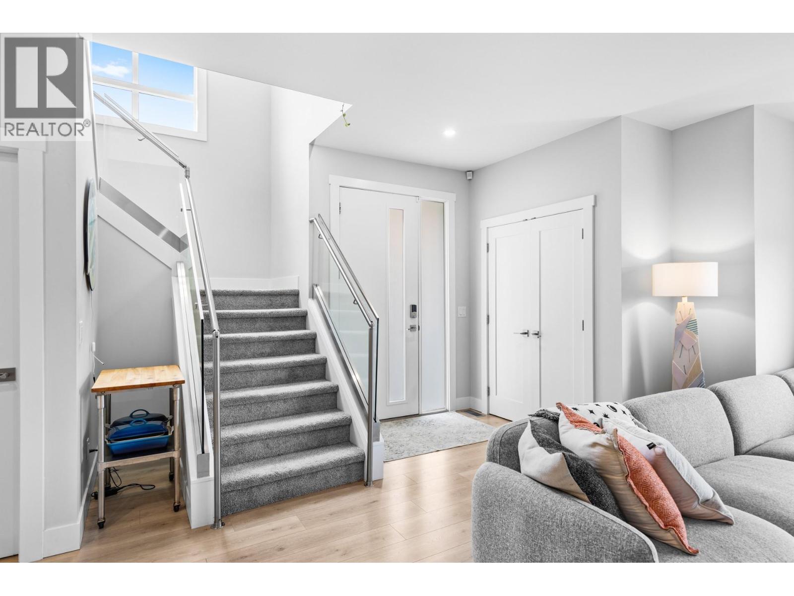 Photo 4 of 115 Wyndham Crescent Unit 1, Kelowna BC