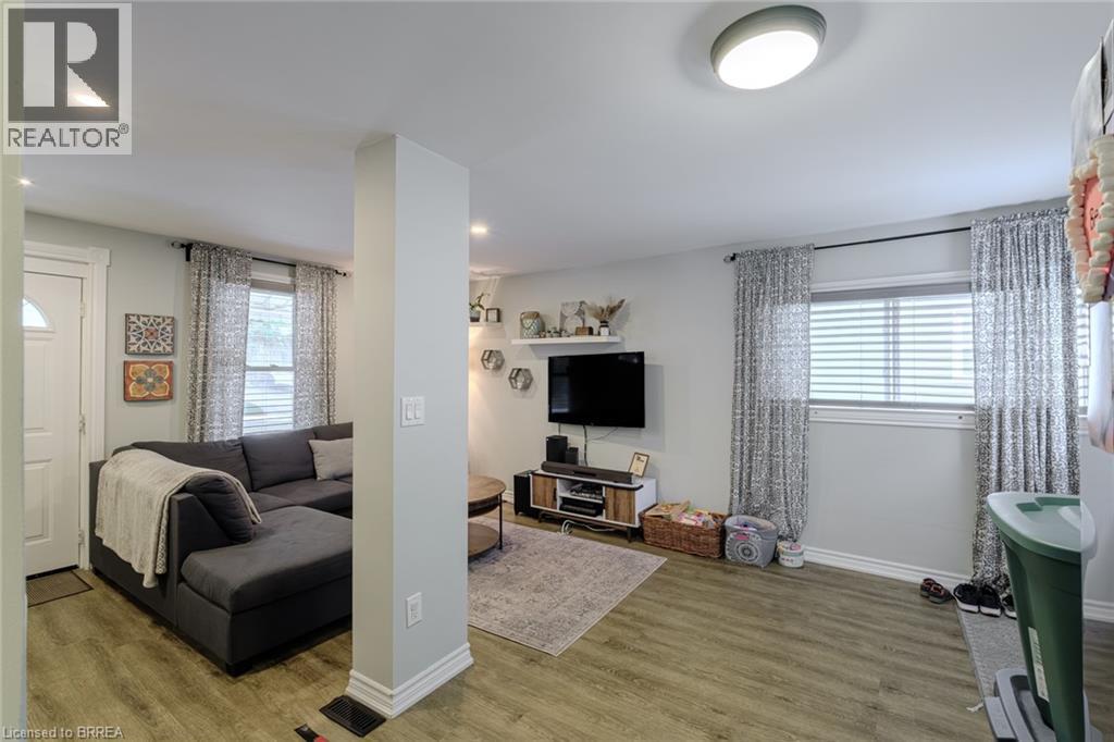 Photo 11 of 80 West River Street, Paris ON