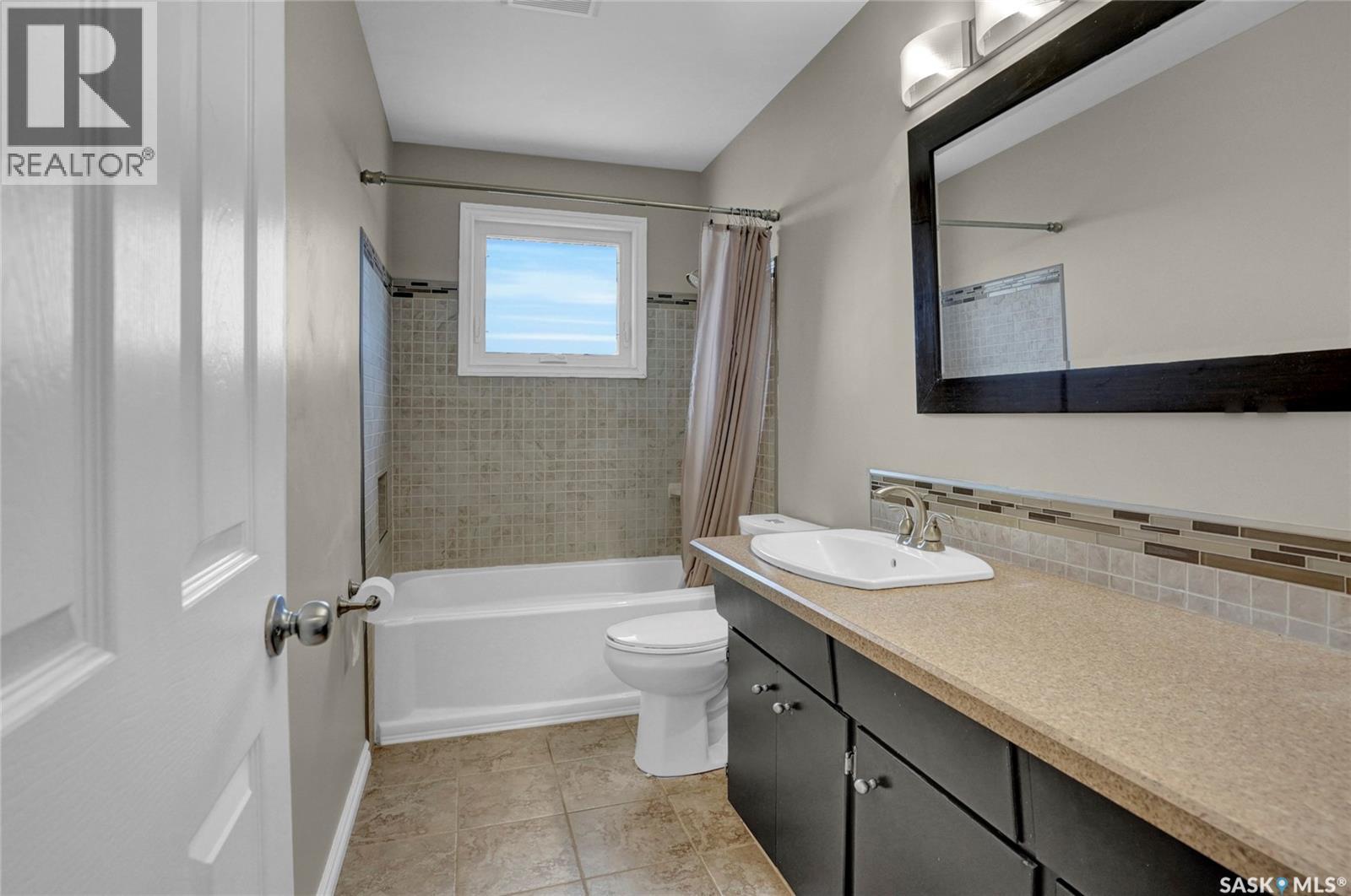 Photo 20 of 1311 Athabasca Street W, Moose Jaw SK