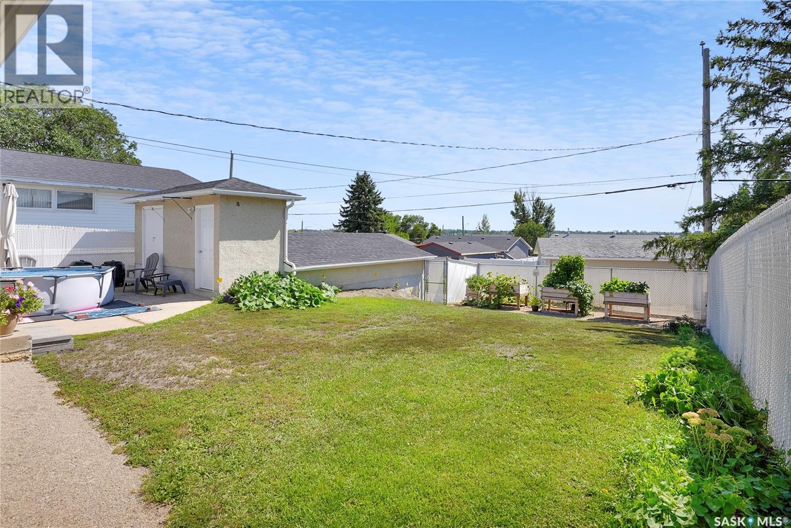Photo 30 of 1311 Athabasca Street W, Moose Jaw SK