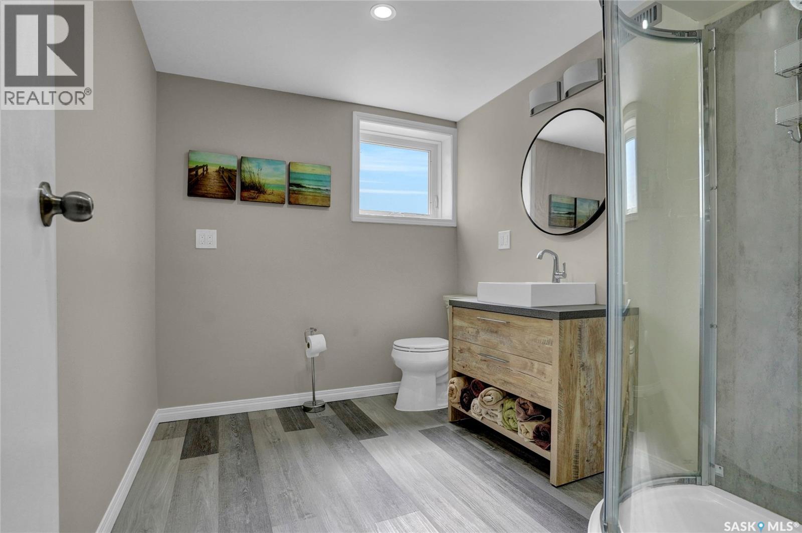 Photo 25 of 1311 Athabasca Street W, Moose Jaw SK