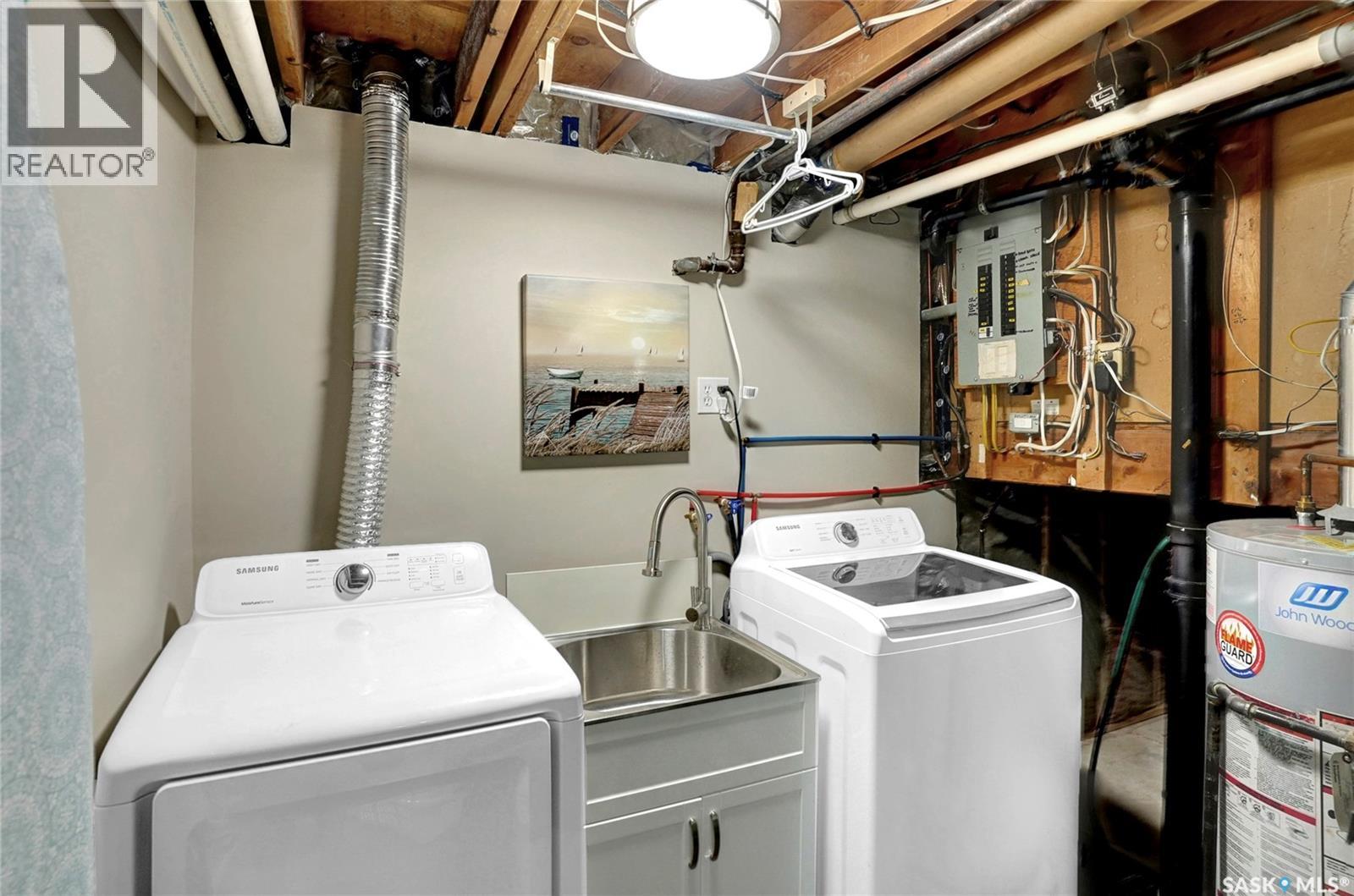 Photo 27 of 1311 Athabasca Street W, Moose Jaw SK