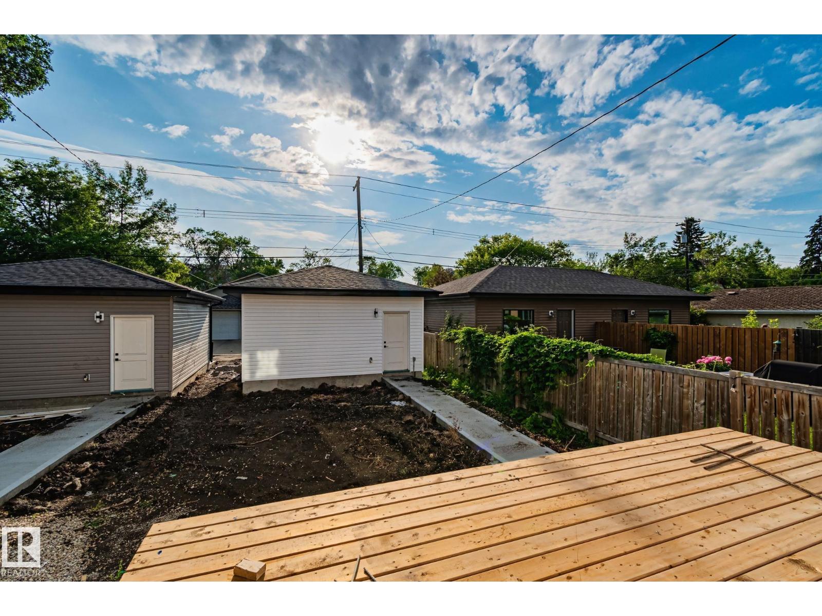 Photo 47 of 11140 126 St E Nw, Edmonton AB