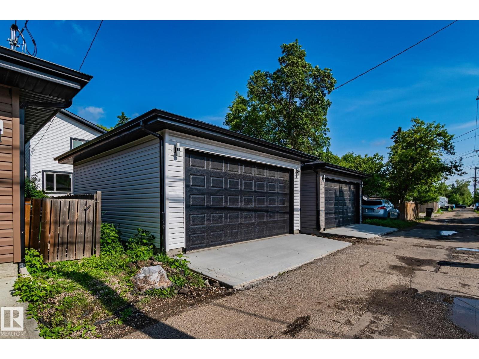 Photo 17 of 11140 126 St E Nw, Edmonton AB