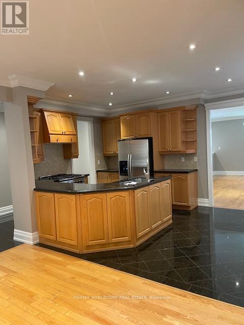 Photo 8 of 211 Saint Francis Avenue, Vaughan ON